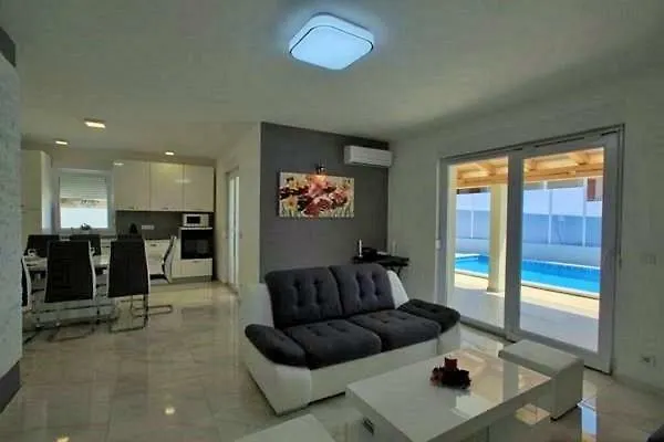 Villa Sanja Plovanija